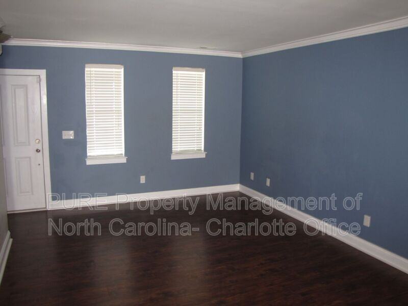 15959 Rose Glenn Ln - Photo 3 of 18