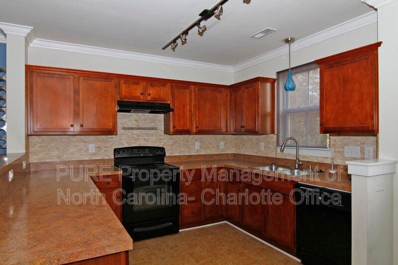 15959 Rose Glenn Ln - Photo 6 of 18