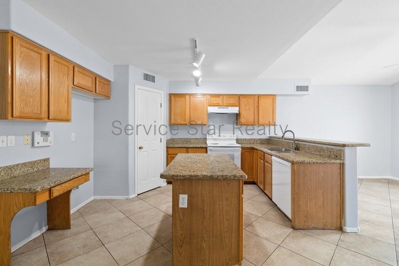 2111 E Appaloosa Rd - Photo 6 of 31