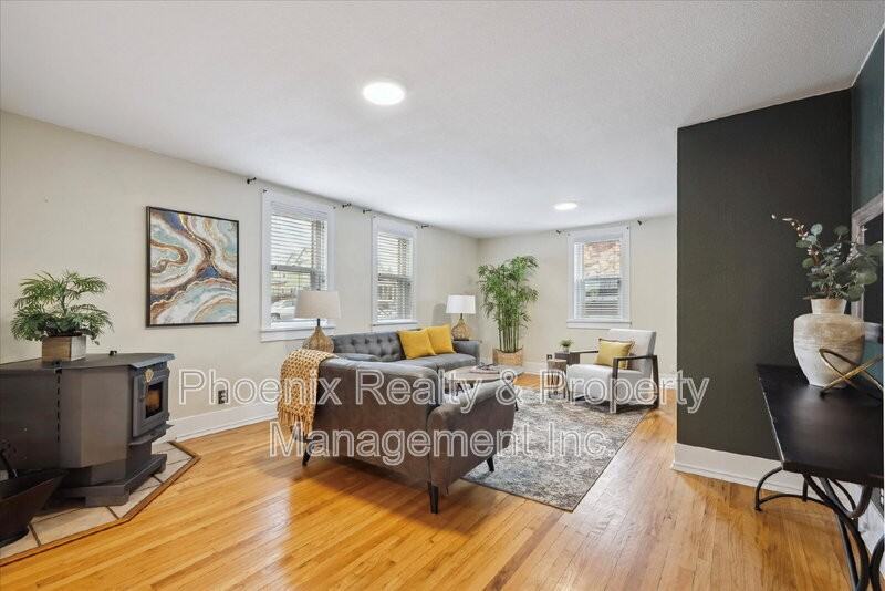 211 E Geneseo St - Photo 4 of 30