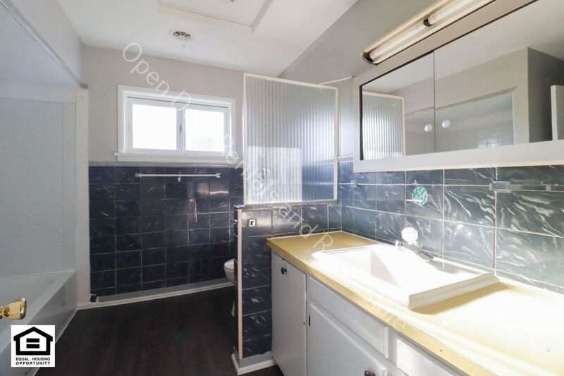 202 W Main St #2 - Photo 6 of 8