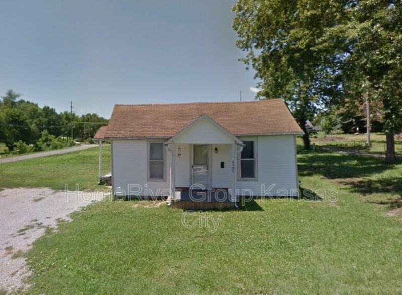 2304 Elm St - Photo 2 of 16
