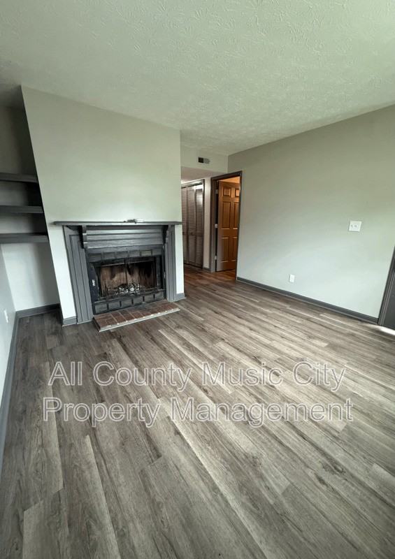 3116 Creekwood Dr - Photo 2 of 7