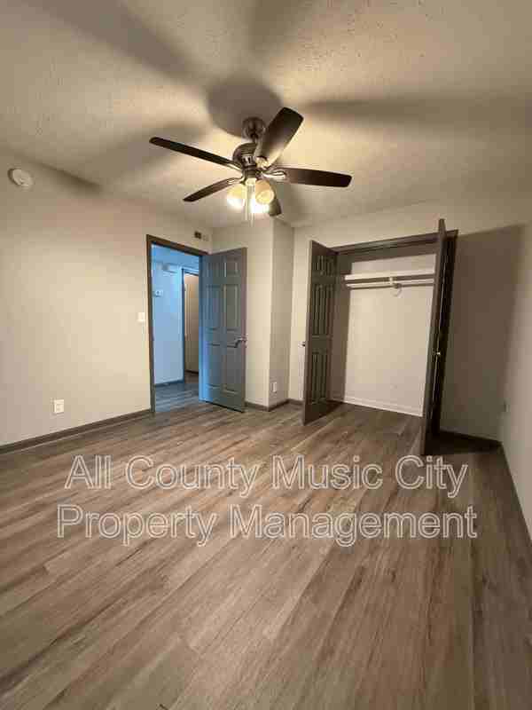 3116 Creekwood Dr - Photo 3 of 7