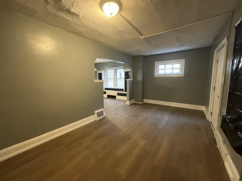 3303 E 117th St - Photo 3 of 7