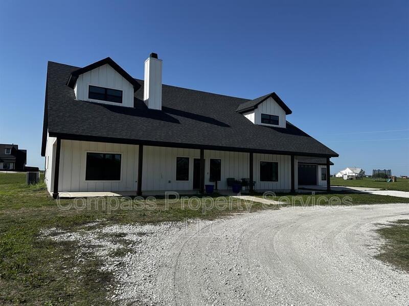 1589 Culpepper Ln - Photo 3 of 32