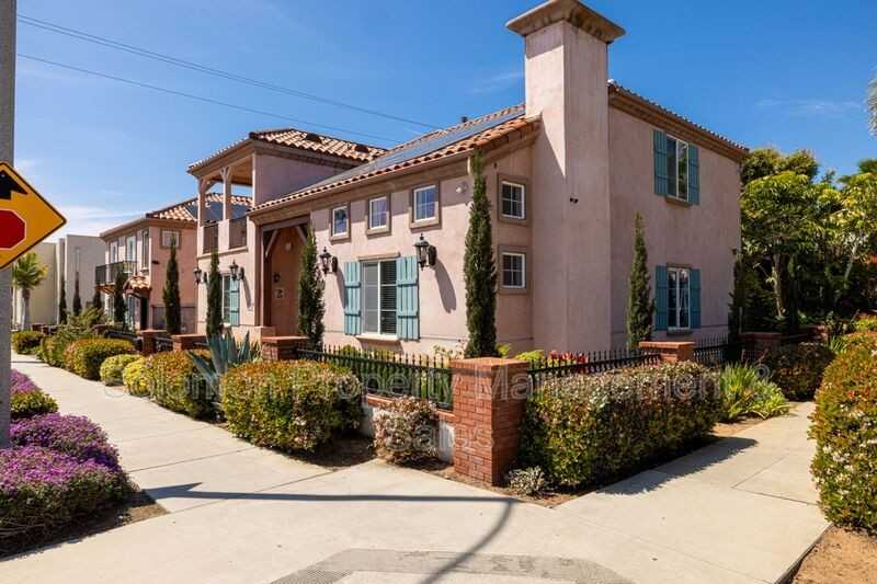 316 Surfrider Way - Photo 2 of 32