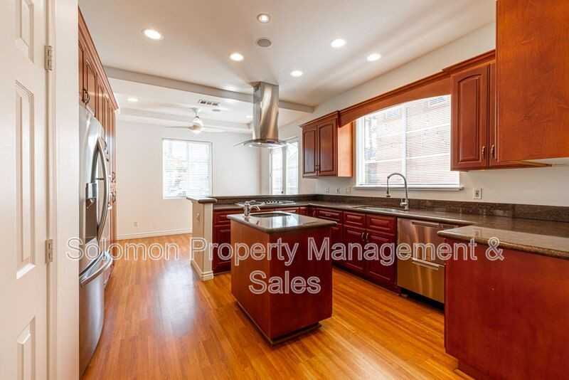 316 Surfrider Way - Photo 6 of 32