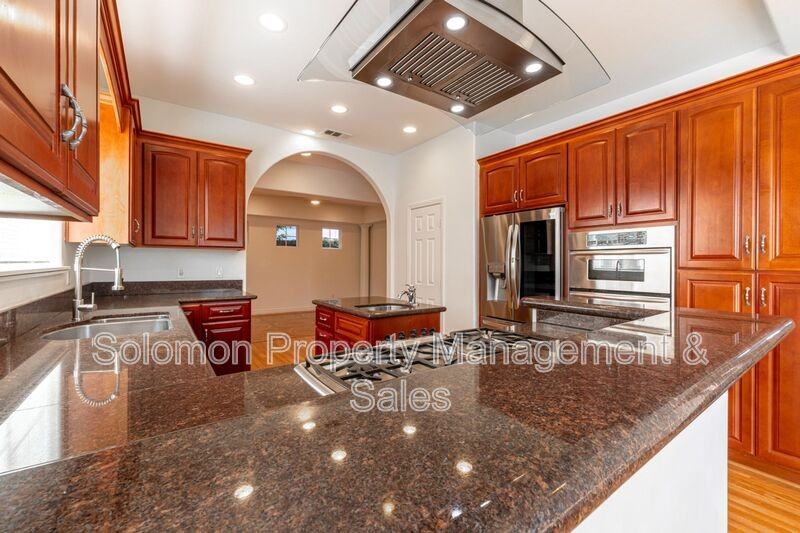 316 Surfrider Way - Photo 7 of 32