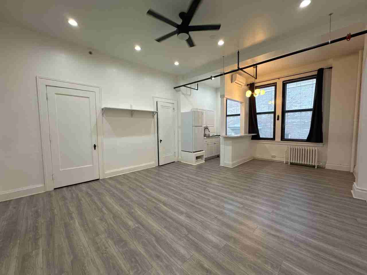 133 S 4th St #205 - Photo 4 of 11