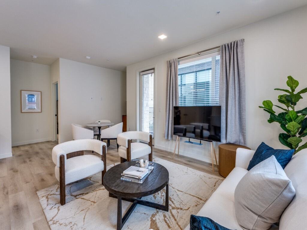 Azola Avery Centre - Photo 6 of 30