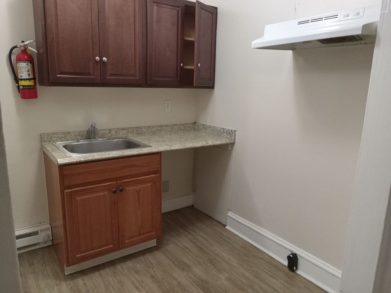 52 N Pearl St - Photo 3 of 17