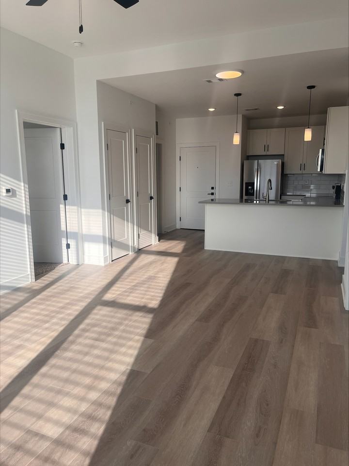 The Bristol II - Photo 5 of 50