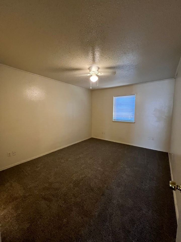 1301 Rebecca Ln - Photo 6 of 14