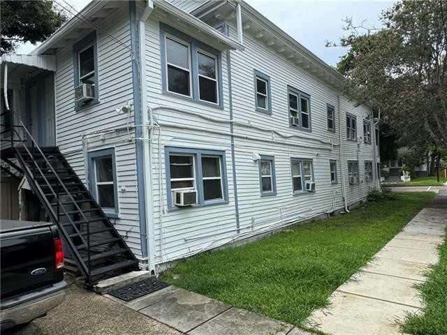 2341 Broadway Street - Photo 3 of 4