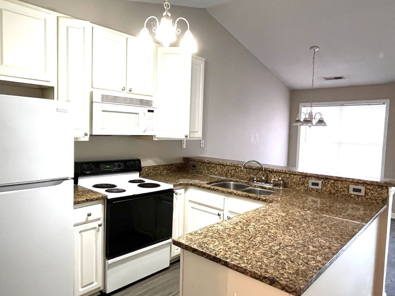 4811 Innisbrook Ct - Photo 4 of 20