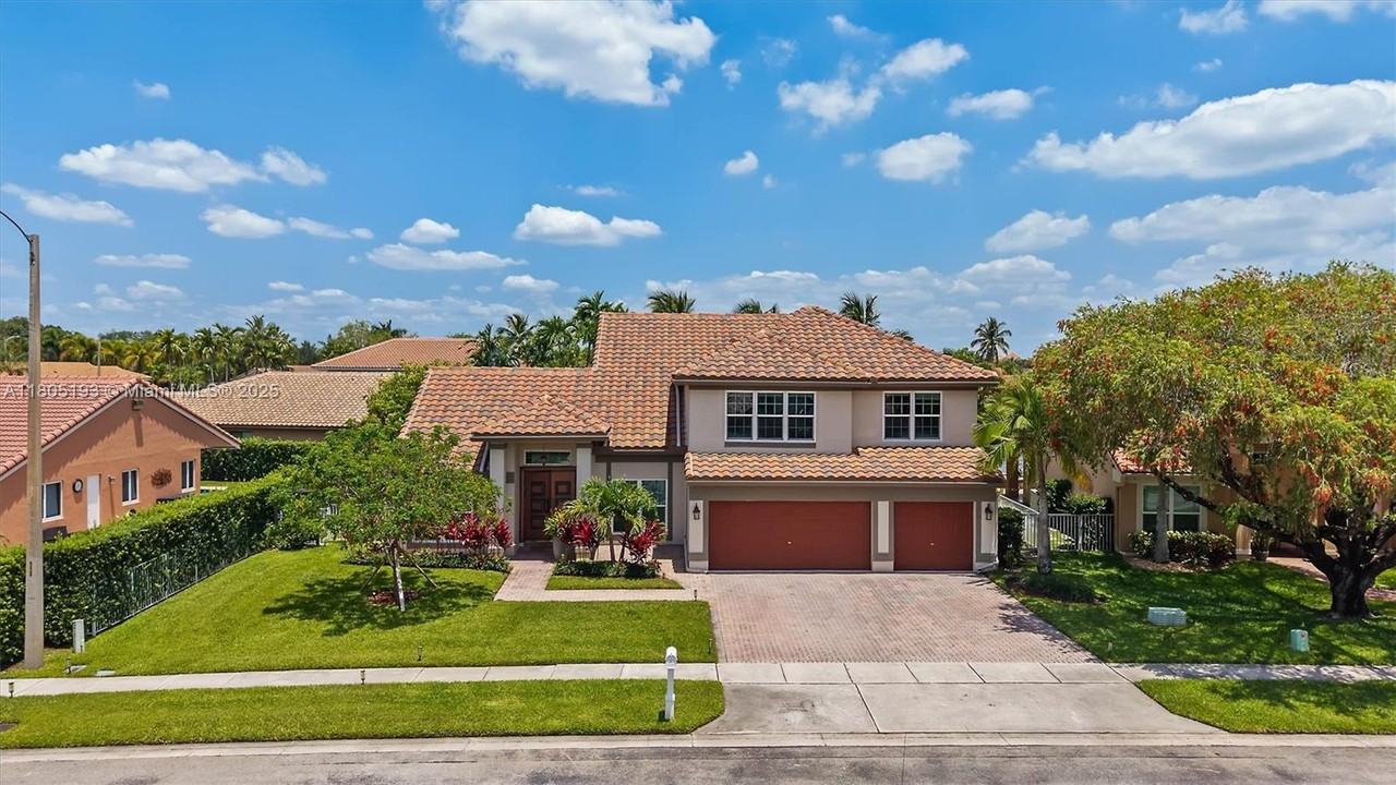 19483 Northwest 11th Street - Photo 2 of 16