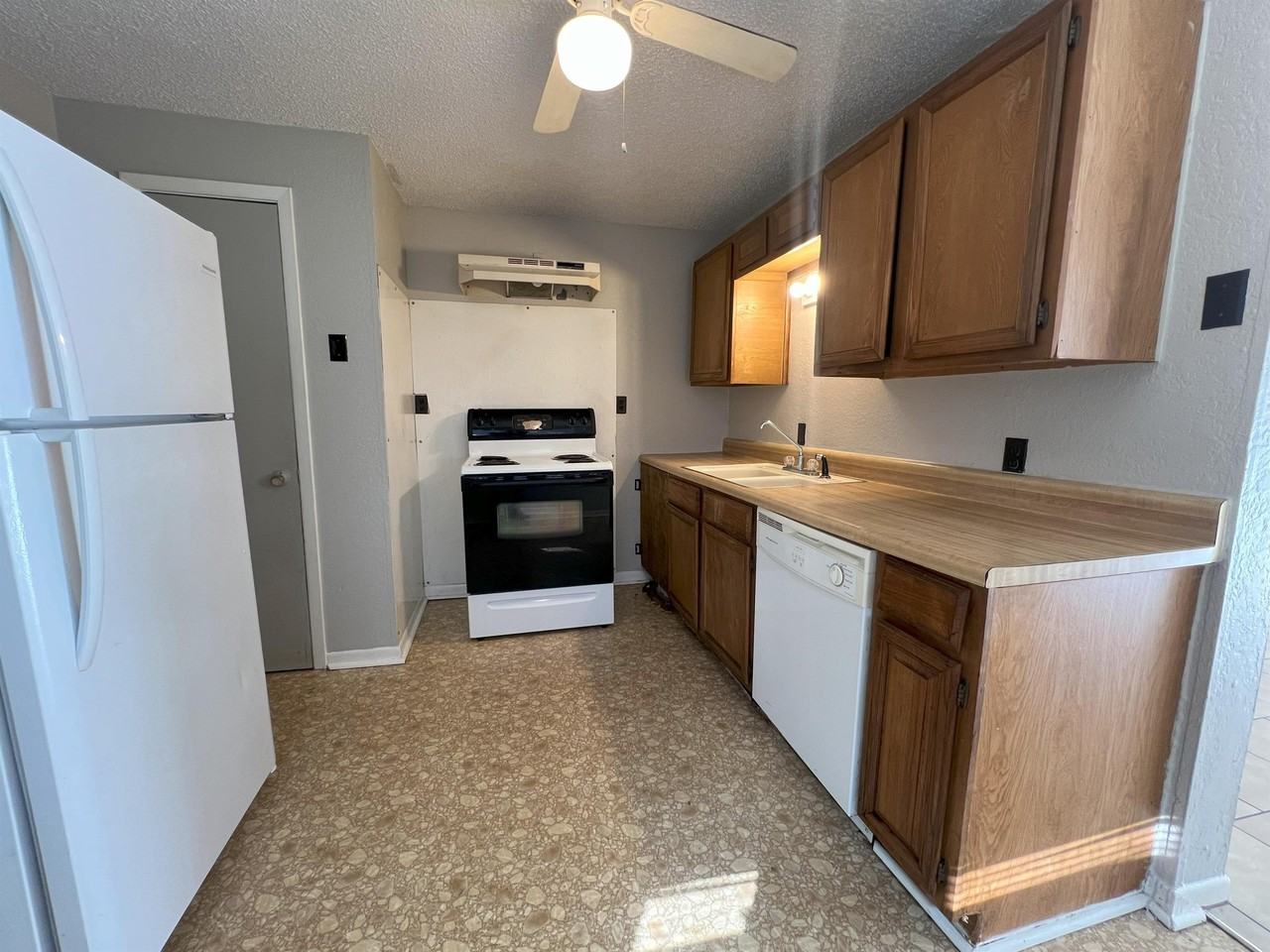 Columbus Avenue 1625 - Photo 3 of 11