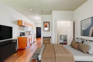 featured image of 815 East Blvd Ne