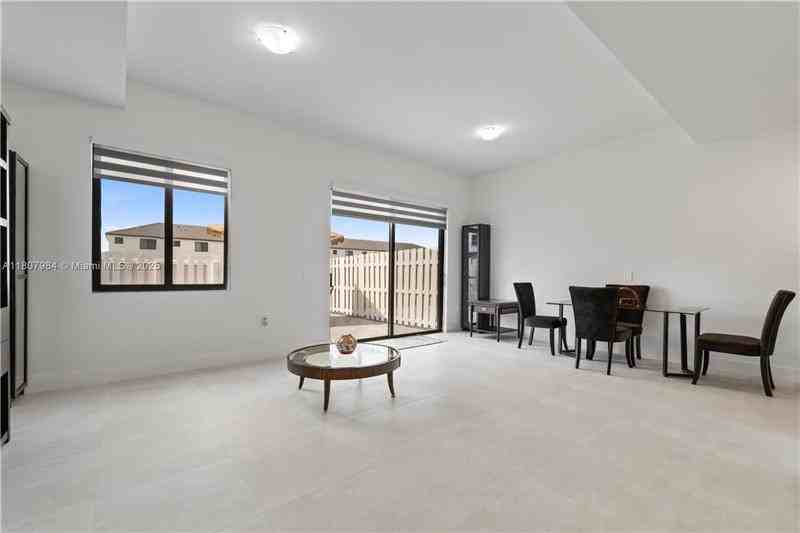 Sw 344th St - Photo 2 of 5