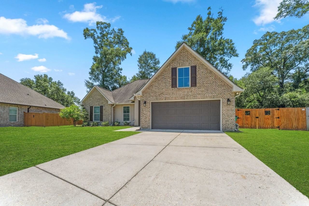 1041 Berkshire Dr - Photo 2 of 22