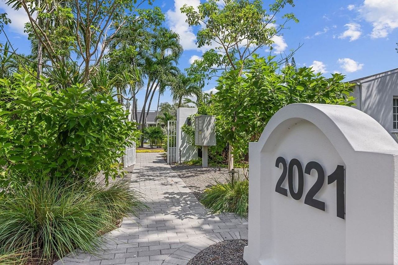 2021 Plunkett St Hollywood, FL 33020 - Photo 5 of 43