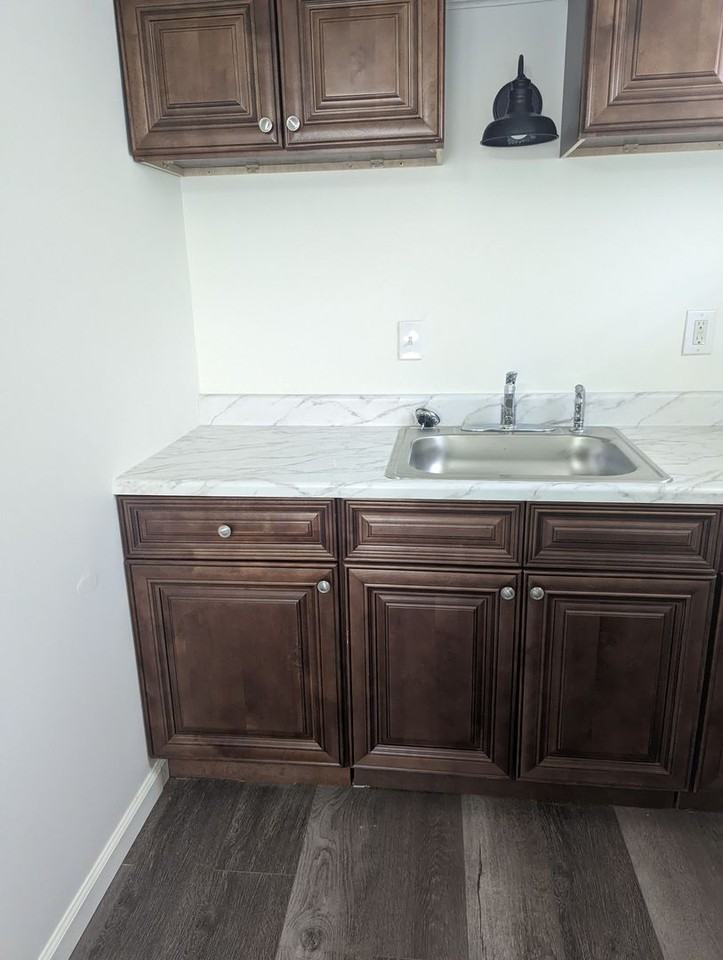 2911 Lawnridge Ct #5 - Photo 6 of 9