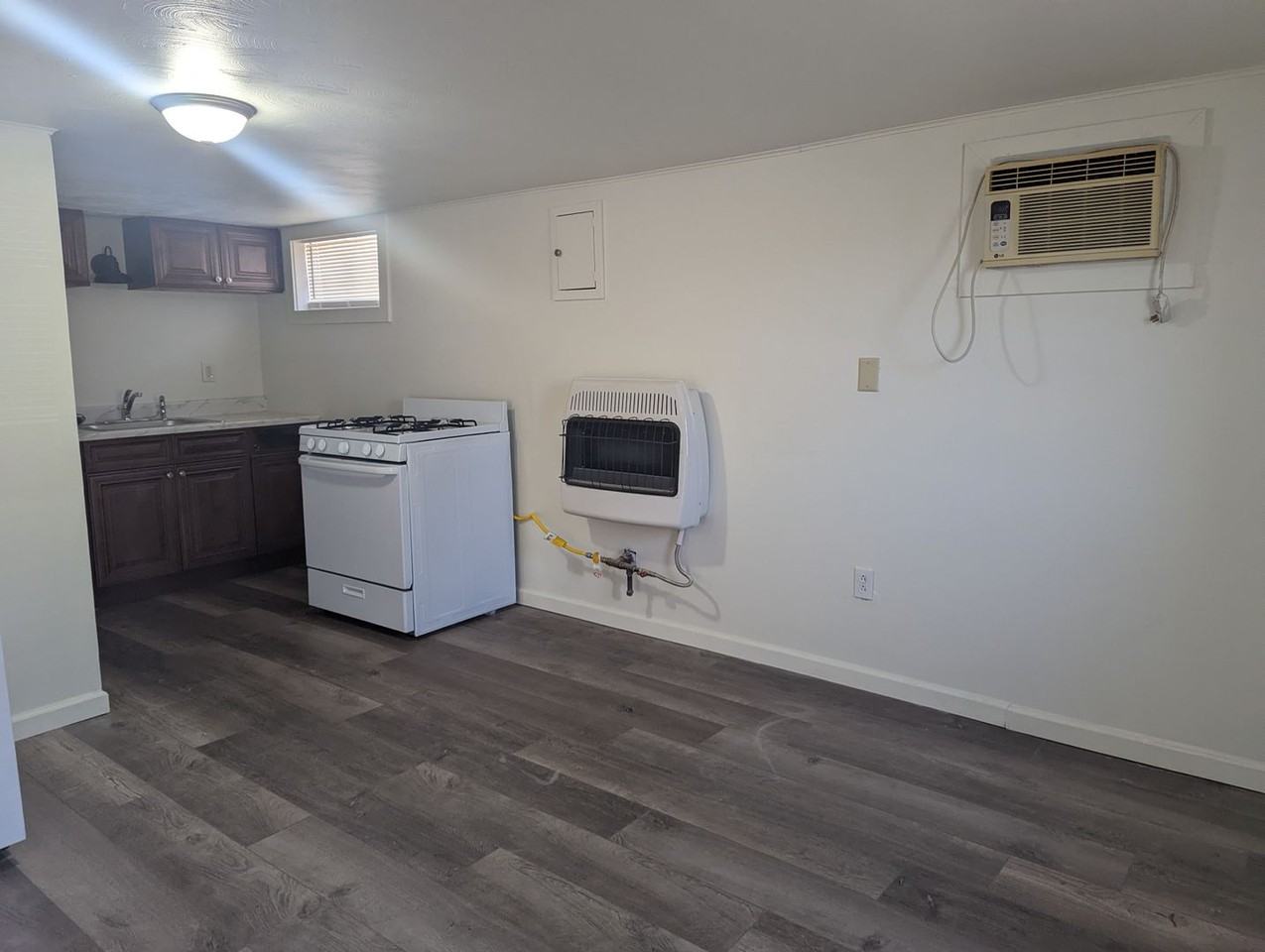 2911 Lawnridge Ct #5 - Photo 7 of 9