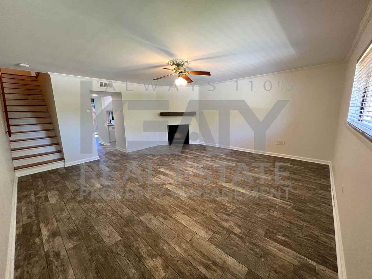 110 W Bayou Pkwy - Photo 2 of 20