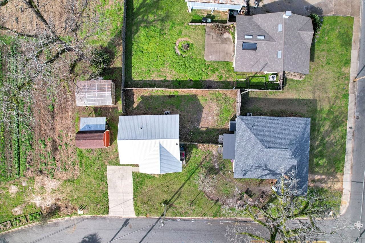 400 W 6th Ave - Photo 5 of 22