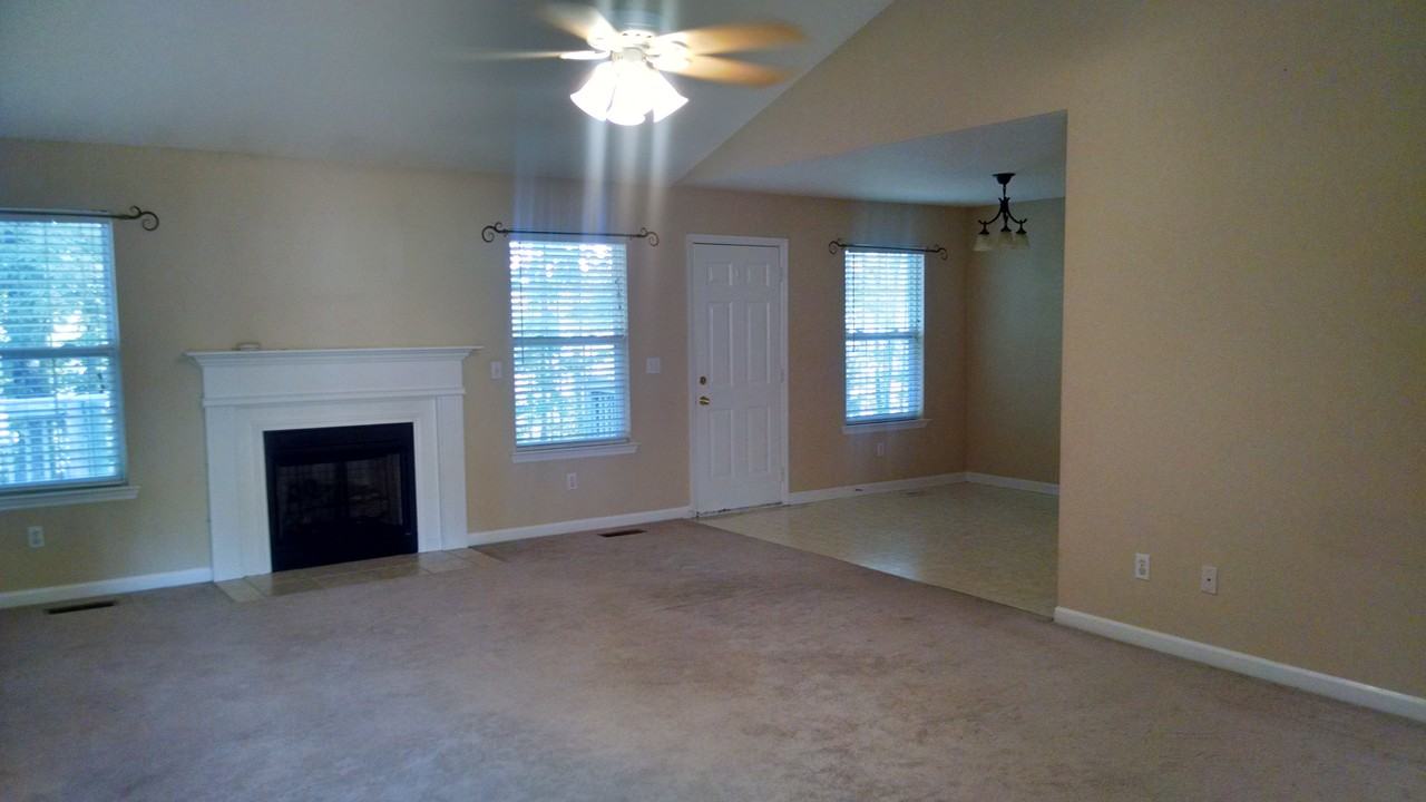 9194 Broad Leaf Ln - Photo 2 of 7