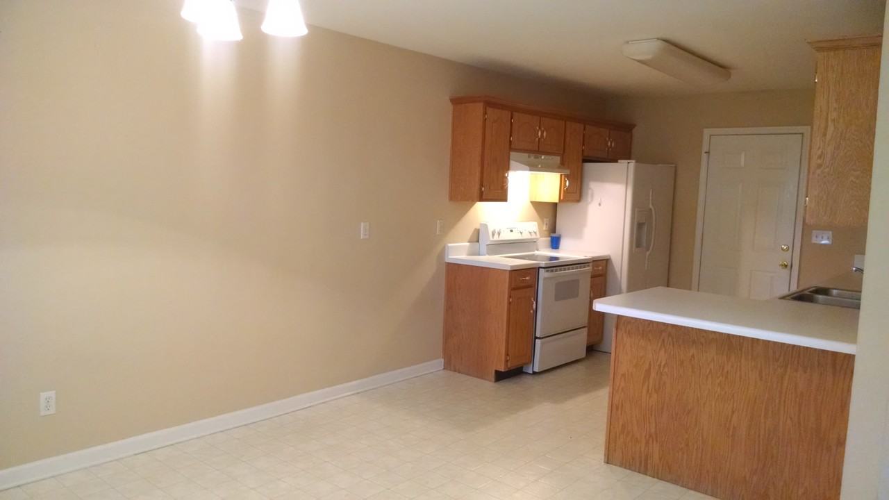 9194 Broad Leaf Ln - Photo 3 of 7