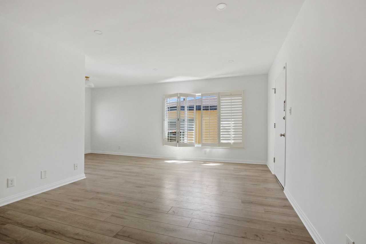 943 6th Street in Santa Monica - Photo 2 of 3