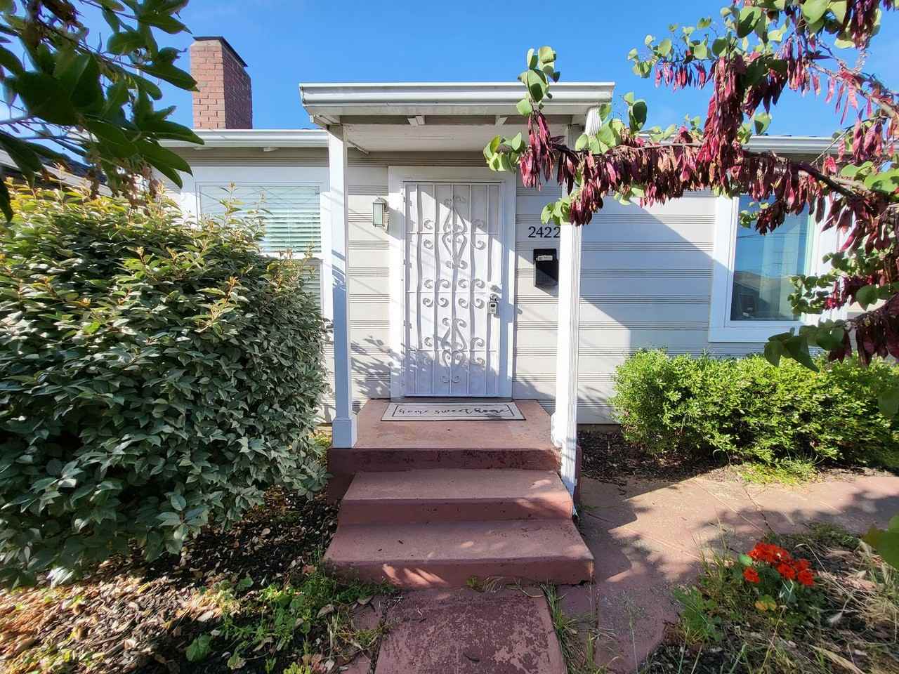 2422 Dover Ave - Photo 2 of 9