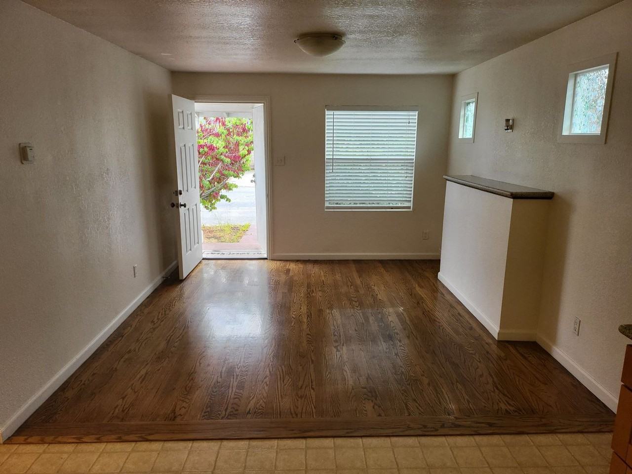 2422 Dover Ave - Photo 3 of 9