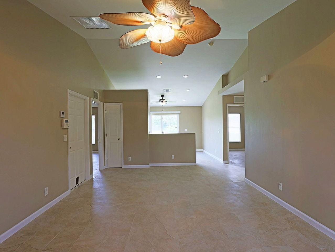 325 Ne 30th Ter - Photo 2 of 17