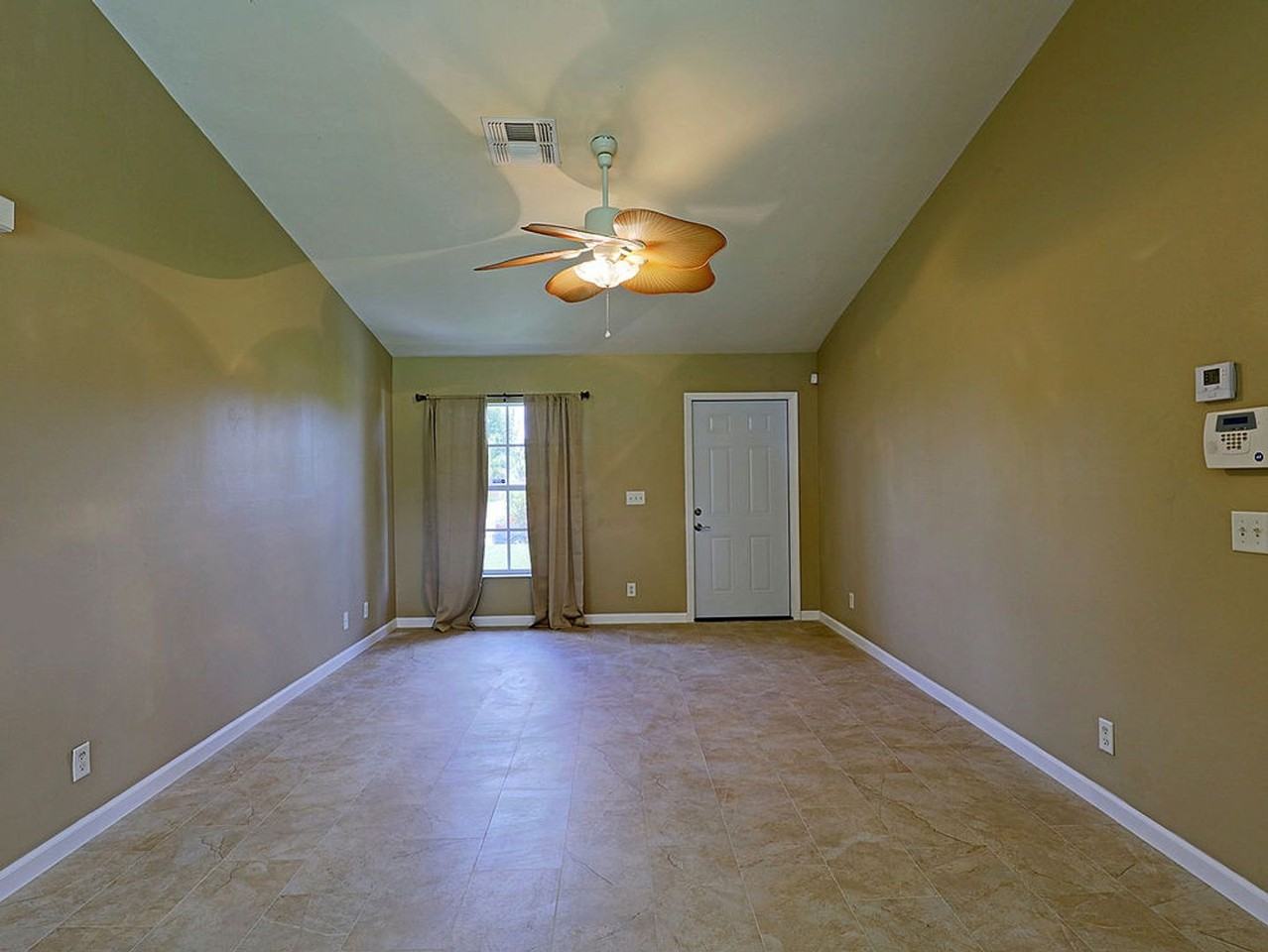 325 Ne 30th Ter - Photo 3 of 17