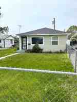 featured image of 703 Winslow Ave