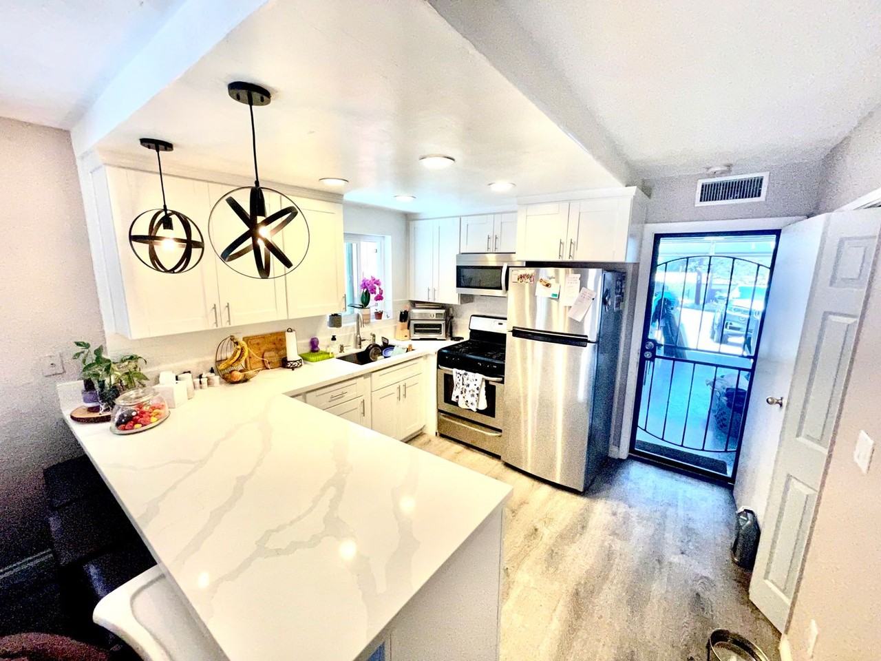 420 Ramona Ave - Photo 3 of 15