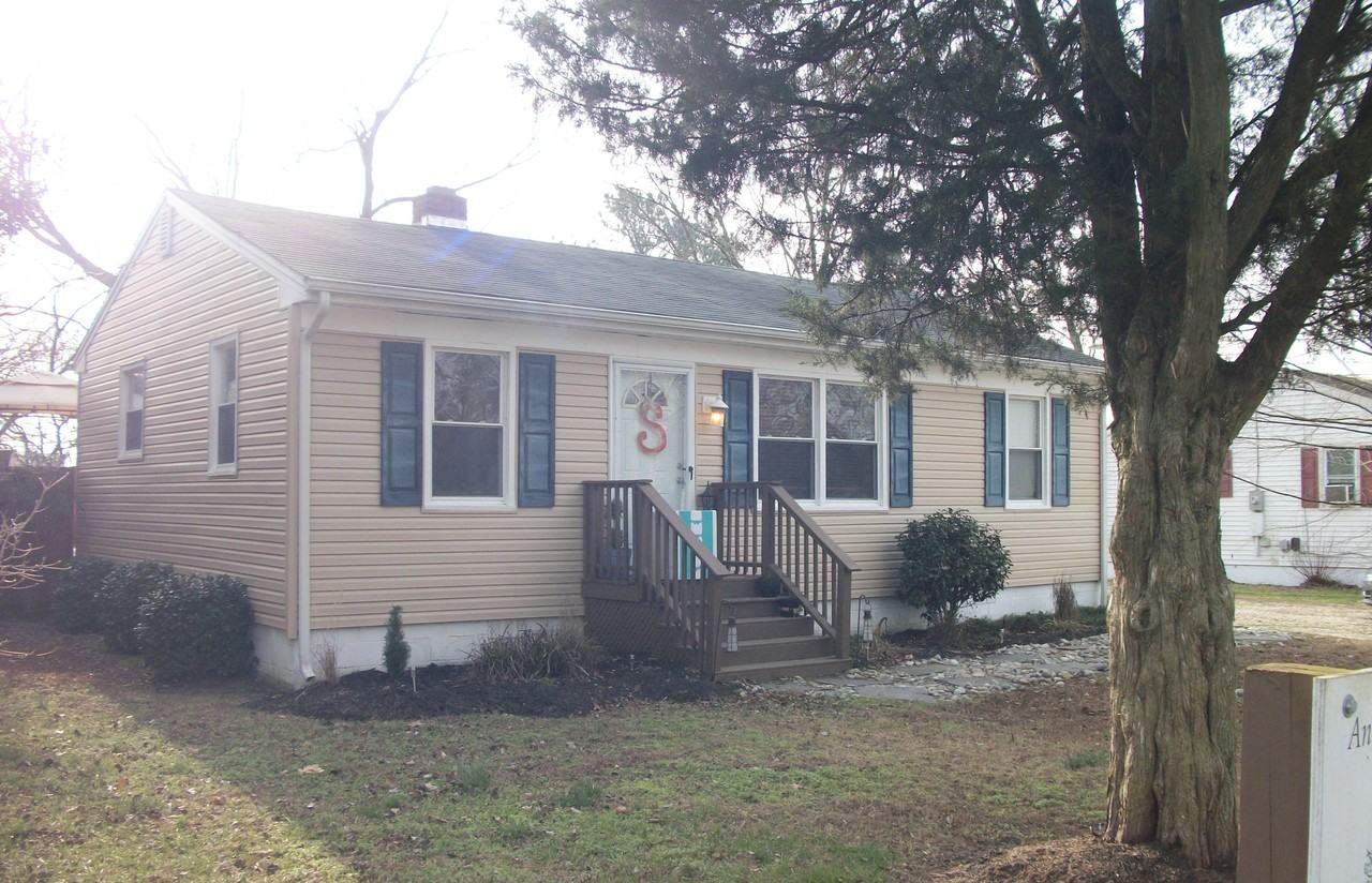 201 S Brown St - Photo 2 of 15