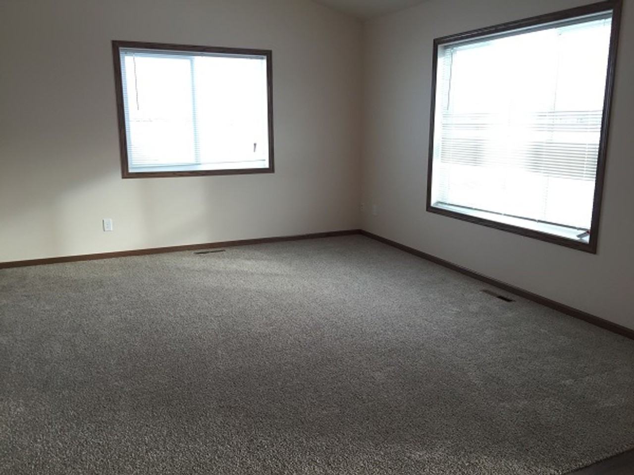 3402 47th Ave S - Photo 3 of 6