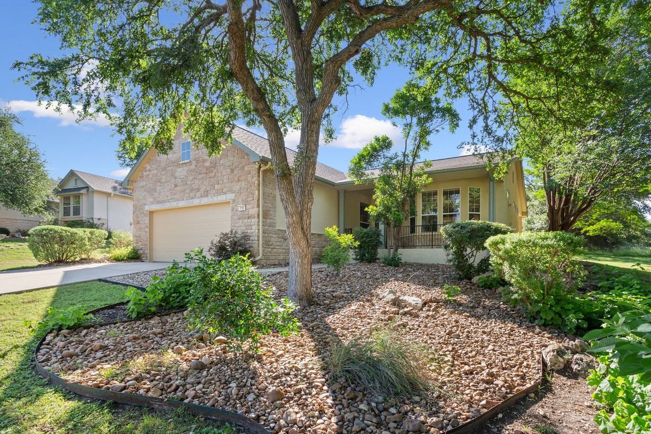 118 Larkspur Ln - Photo 3 of 36