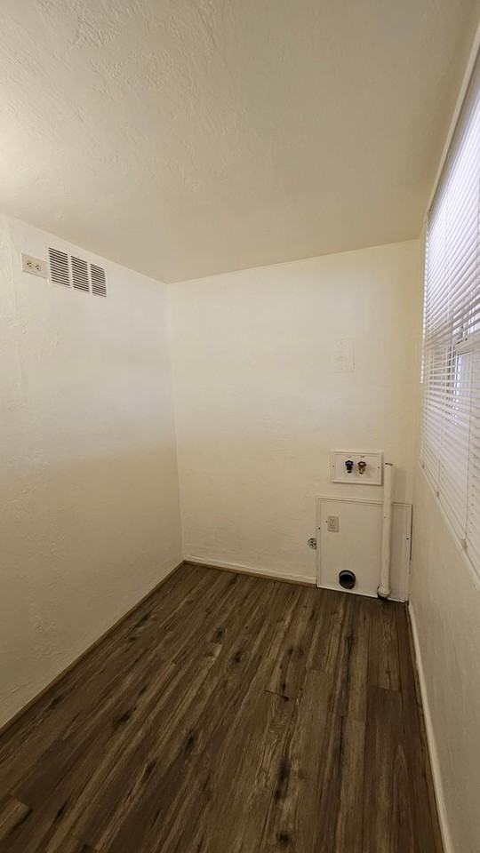 2945 Morningside Dr Ne - Photo 3 of 18