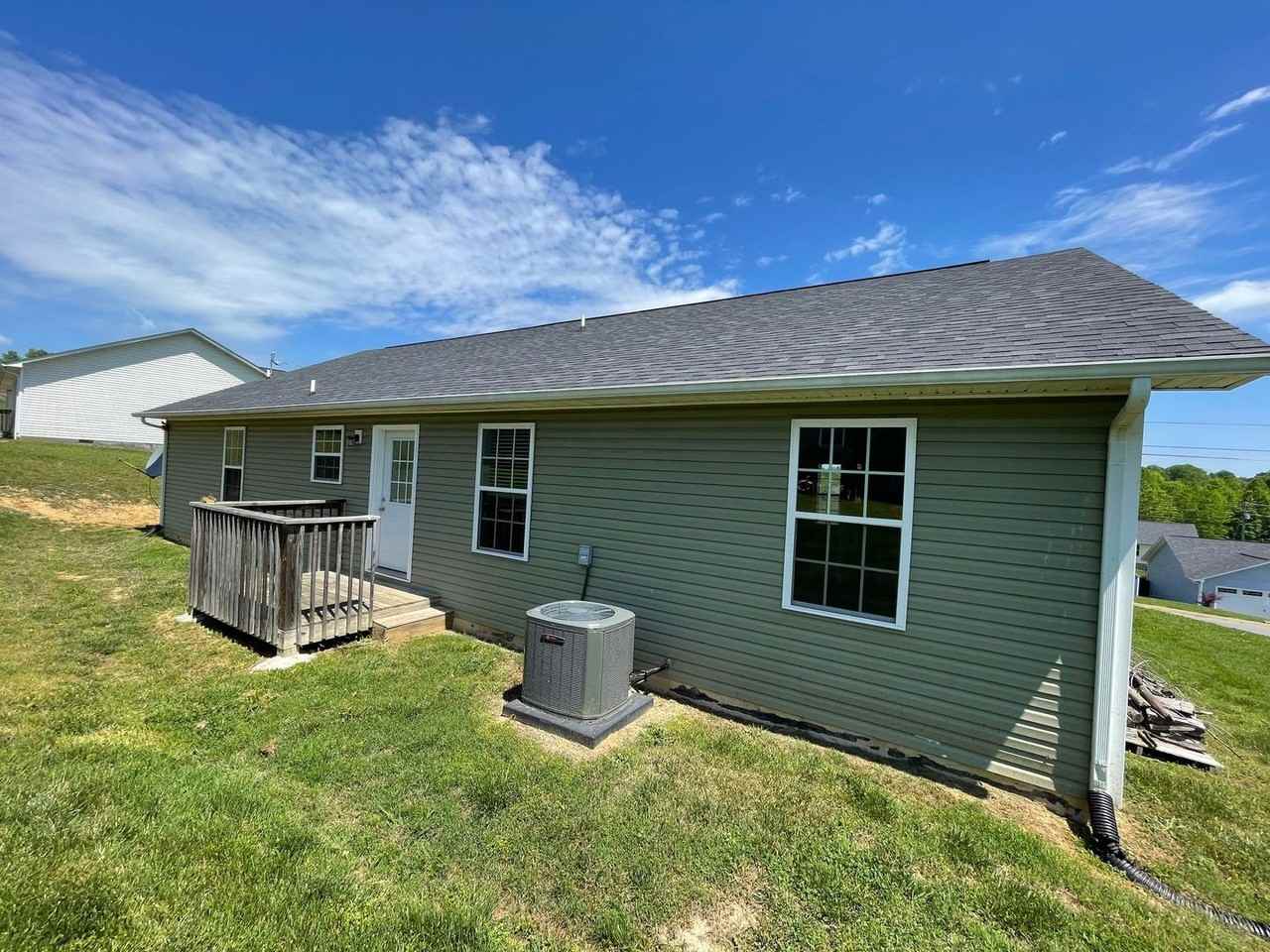 2042 Jonathon Dr - Photo 2 of 11