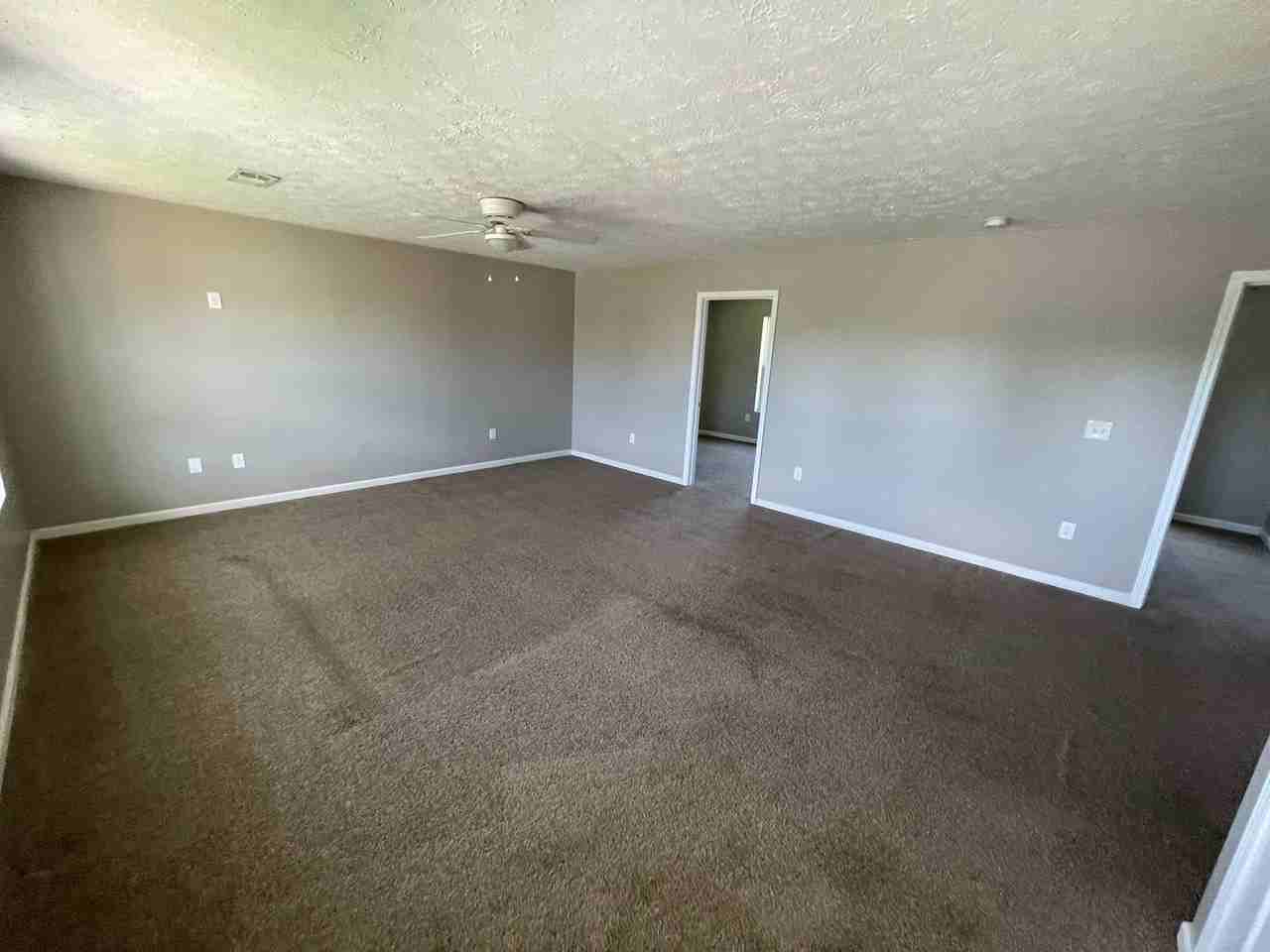 2042 Jonathon Dr - Photo 3 of 11