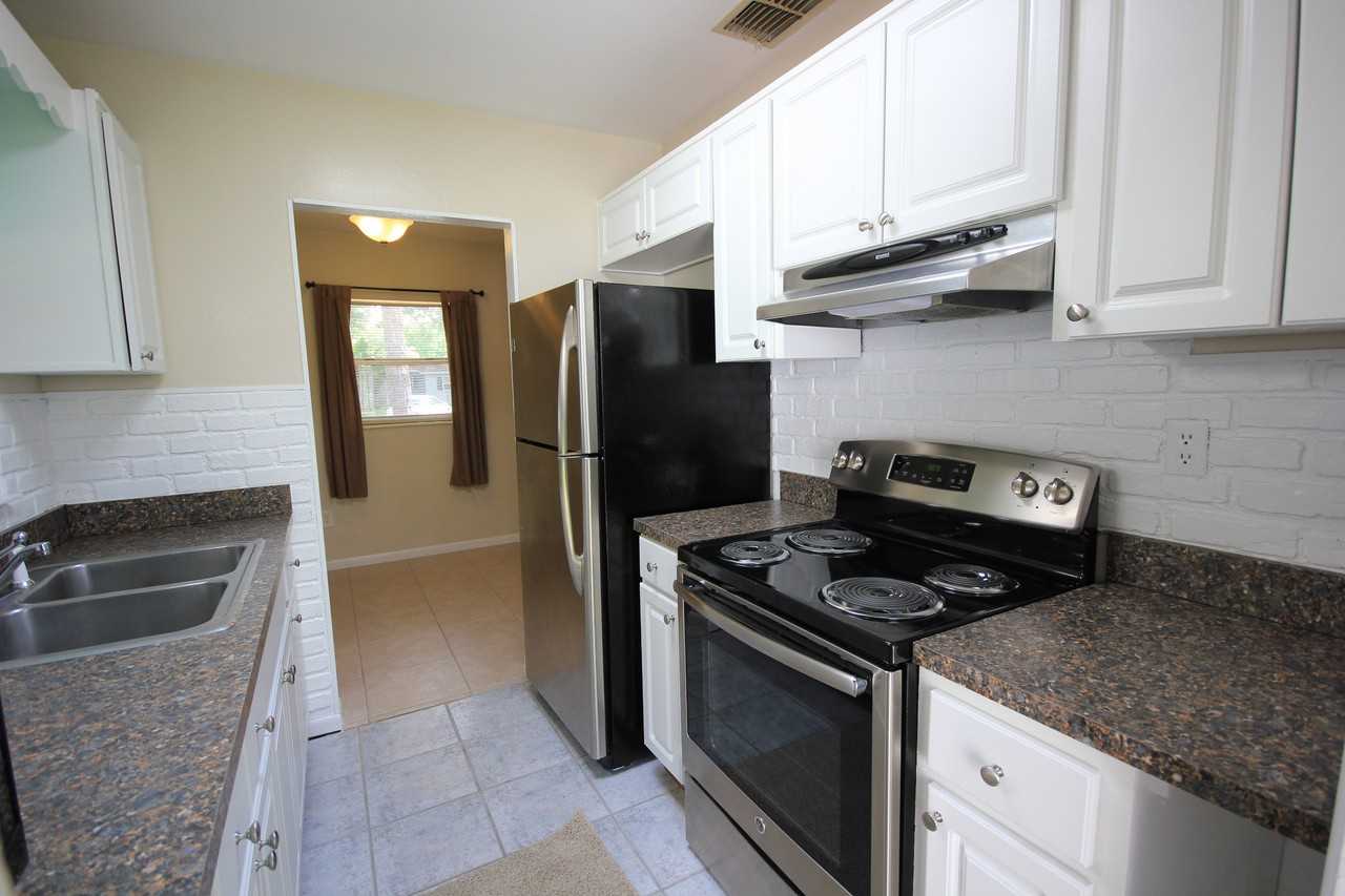 1721 W Barclay Rd - Photo 3 of 11