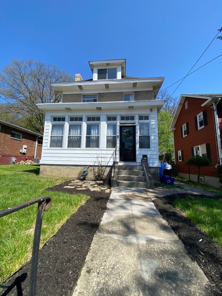 1104 Cornell St - Photo 2 of 20