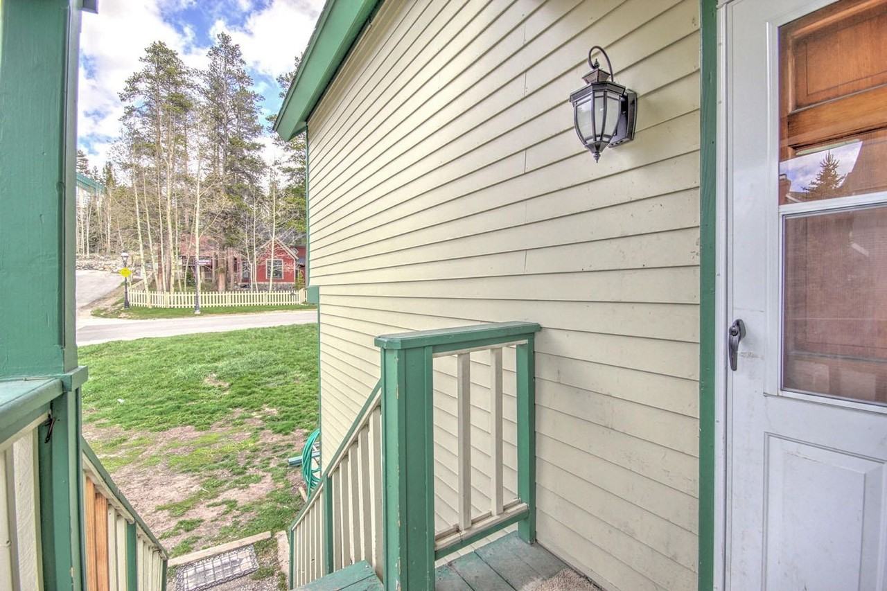 455 Lincoln Ave - Photo 4 of 29