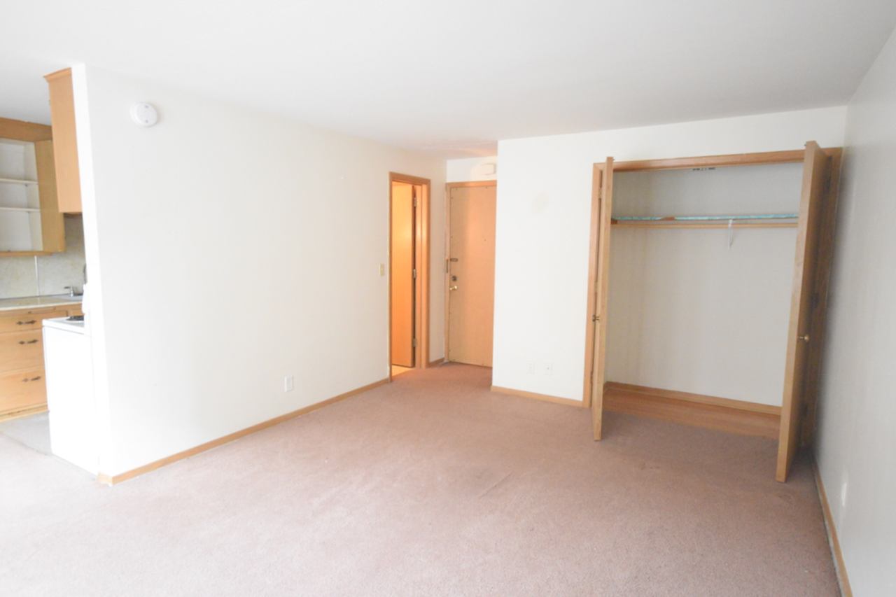 2709 Park Ave S - Photo 7 of 10