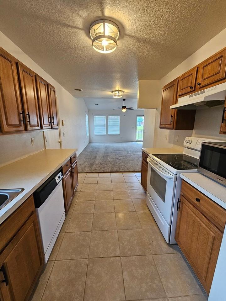 2400 Desert Willow Ter - Photo 6 of 14